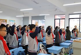 蓄力新学期，“犇”向新征程 ——2020-2021学年度第二学期初中部开学典礼暨升旗仪式